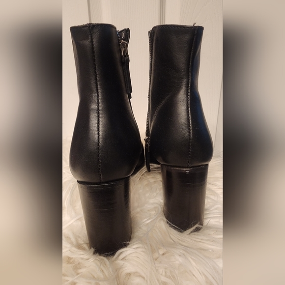 THURSDAY Boot Co Daisy Ankle Boots - Picture 5 of 6